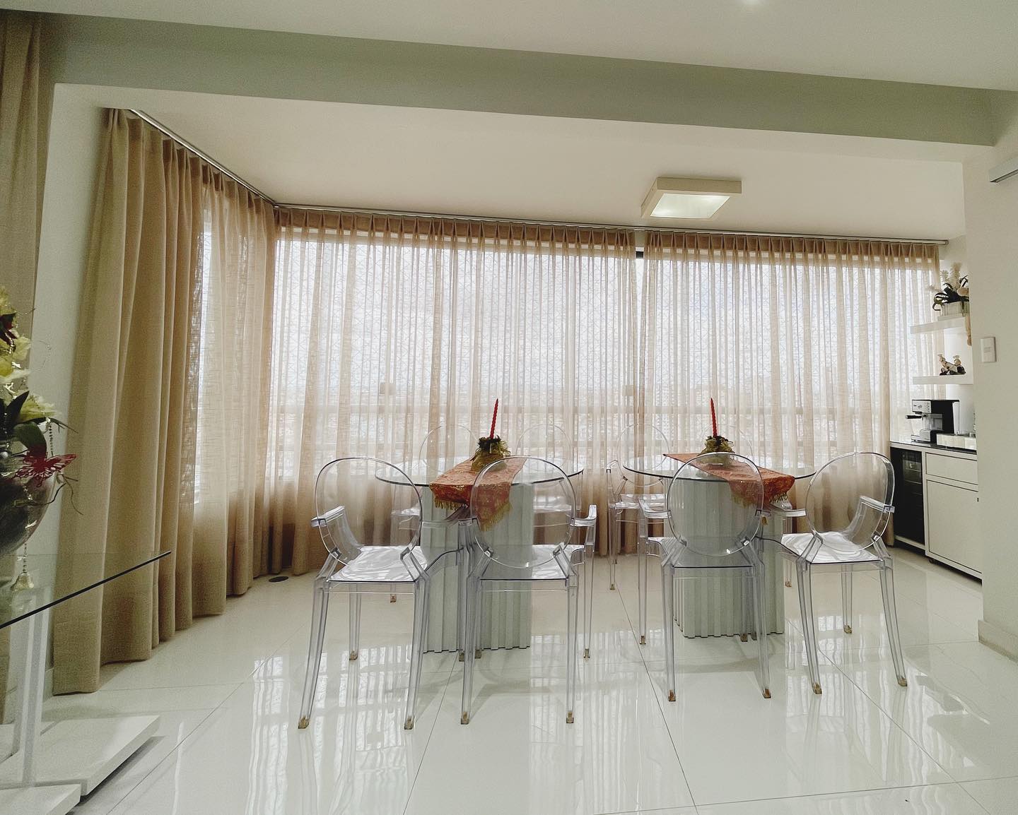 Cortinas em voil para sala de jantar